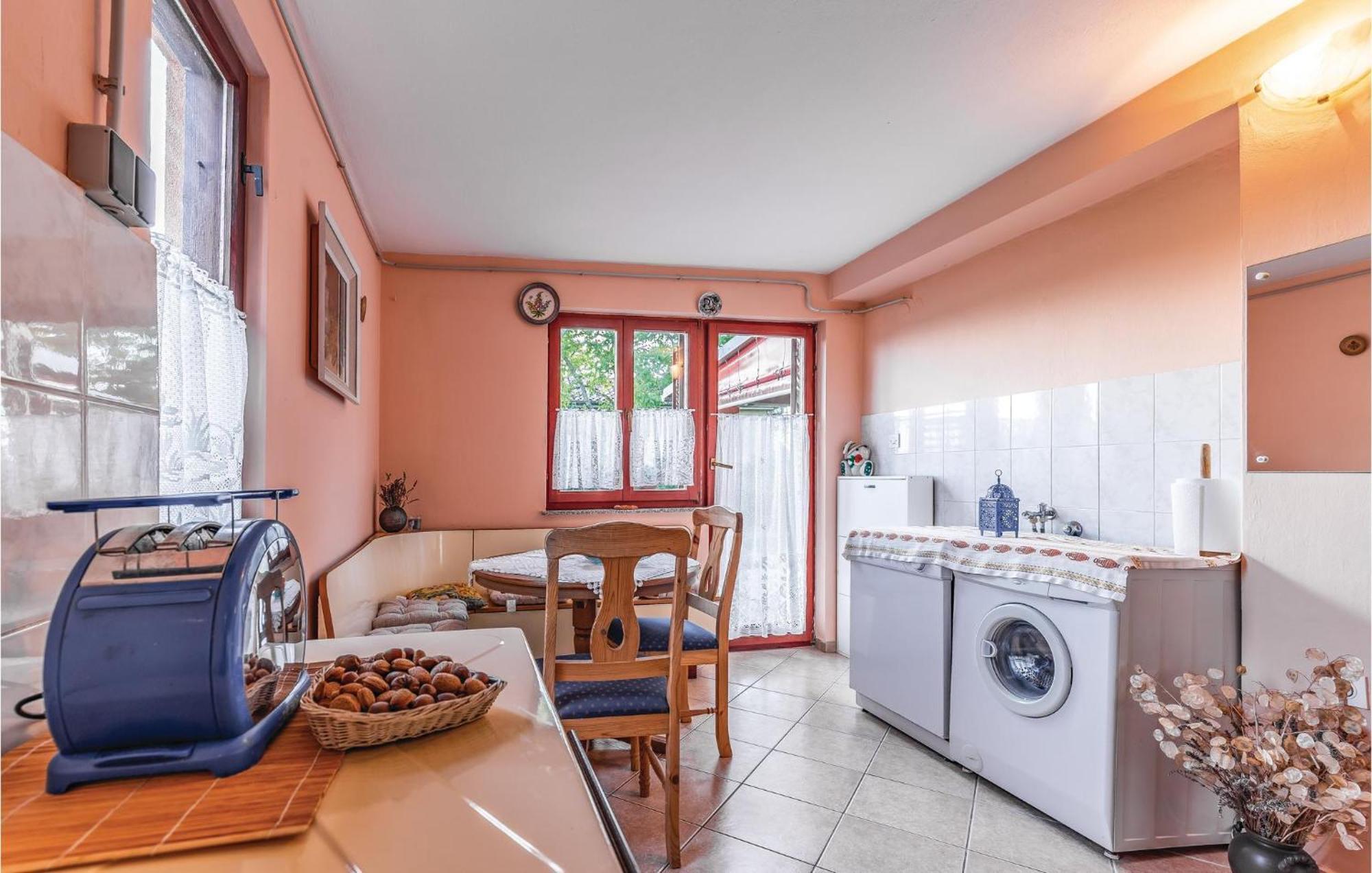 1 Bedroom Pet Friendly Home In Šišan Zewnętrze zdjęcie