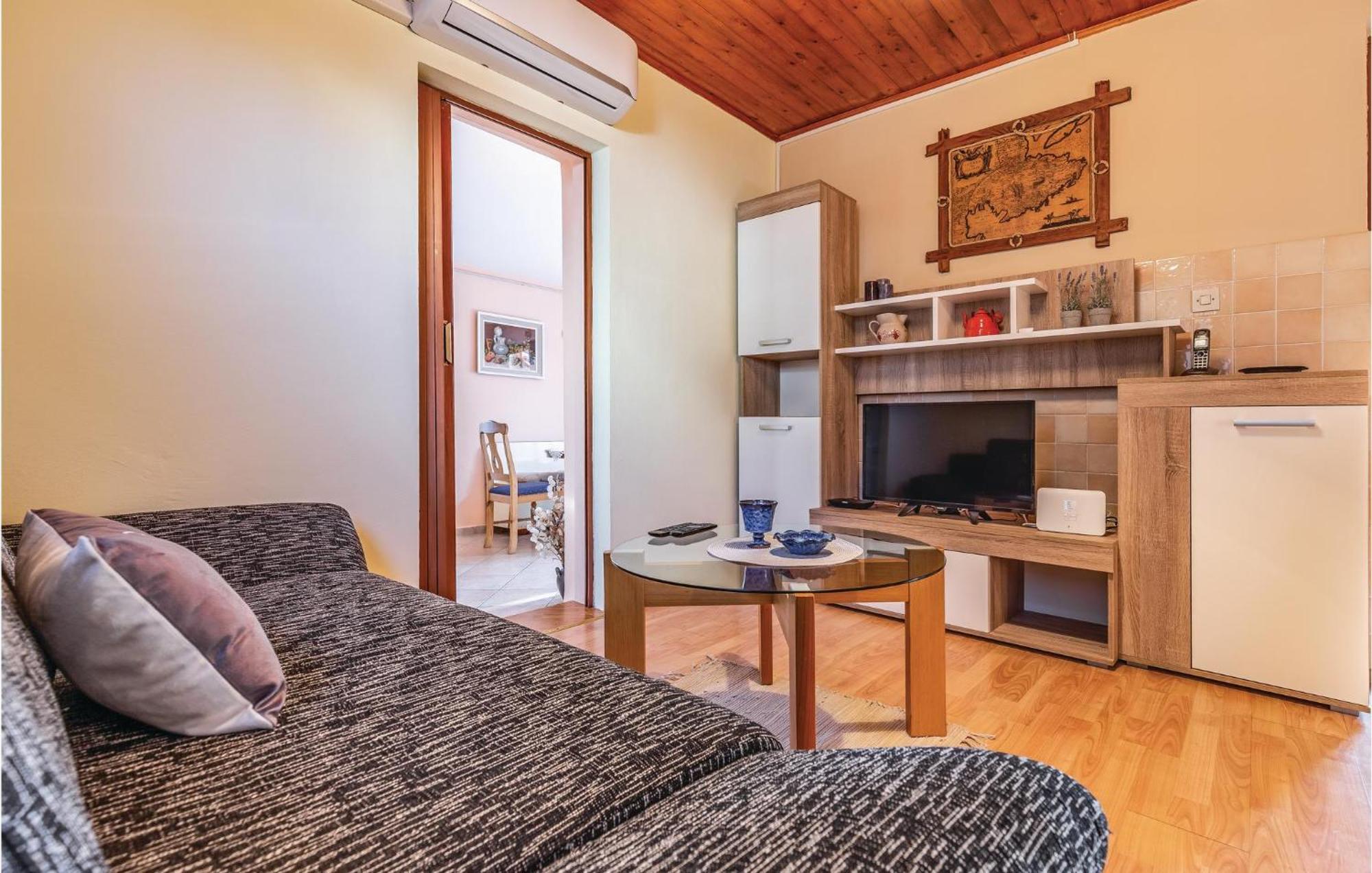 1 Bedroom Pet Friendly Home In Šišan Zewnętrze zdjęcie