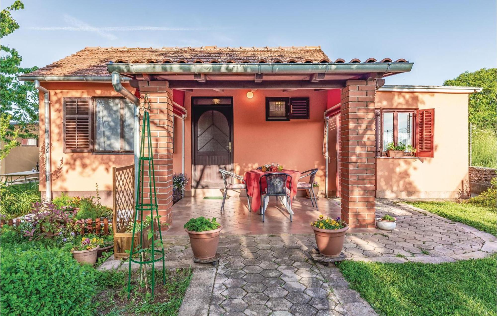 1 Bedroom Pet Friendly Home In Šišan Zewnętrze zdjęcie